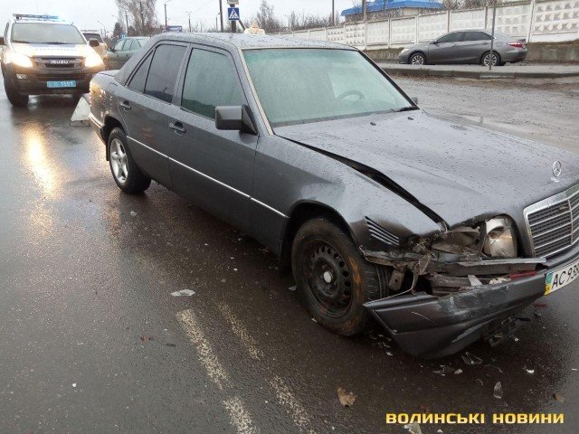 Аварія у Луцьку:  зіткнулися Skoda та Mercedes. ФОТО