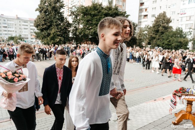 У Луцькому НВК №26 пролунав перший дзвінок. ФОТОРЕПОРТАЖ