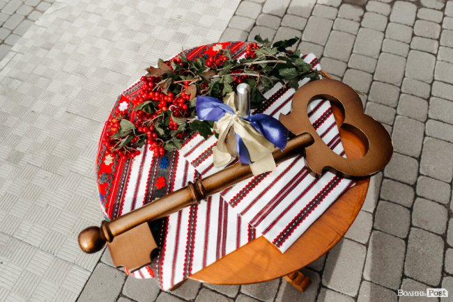 У Луцькому НВК №26 пролунав перший дзвінок. ФОТОРЕПОРТАЖ