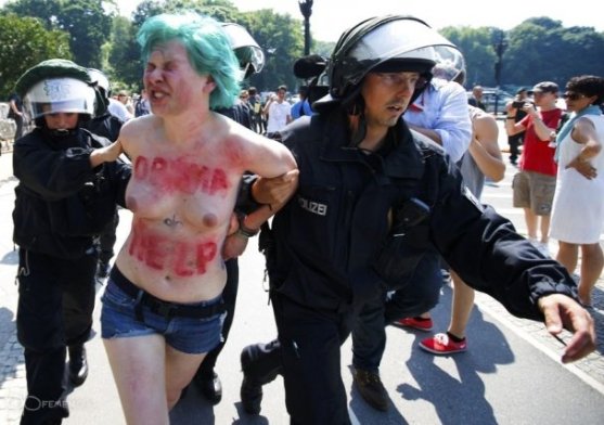 FEMEN «напали» на Обаму. ФОТО. ВІДЕО