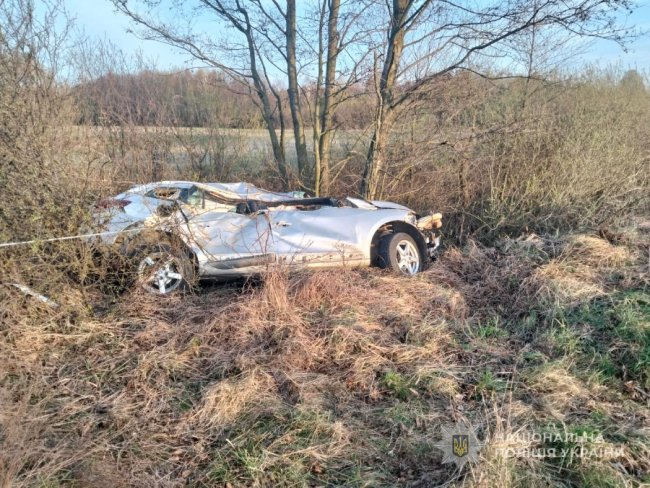 З’їхав у кювет і зіткнувся з деревом: деталі аварії, у якій загинув 33-річний лучанин