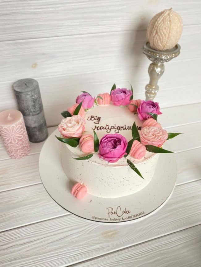 Волинянка покинула успішну кар'єру аудитора заради кондитерського фаху. ФОТО