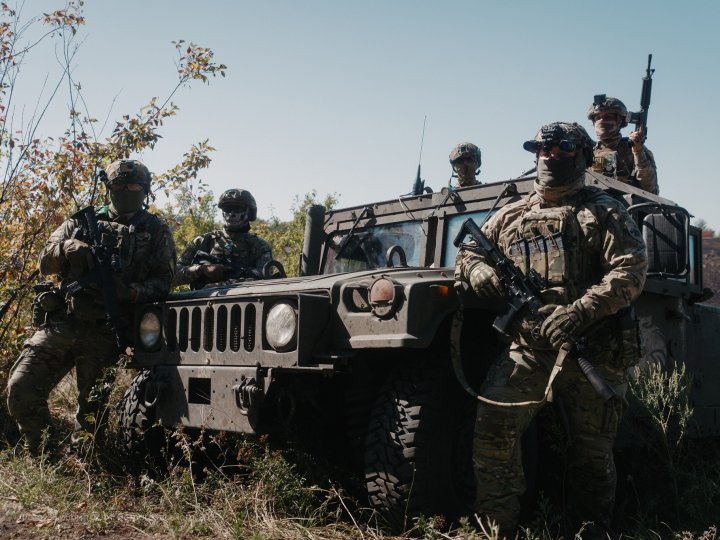 За добу українські воїни знищили 880 окупантів, 42 артсистеми та 3 танки