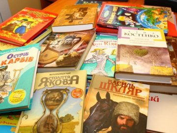 Волинян закликають допомогти зібрати книги українською мовою для бібліотек на сході України