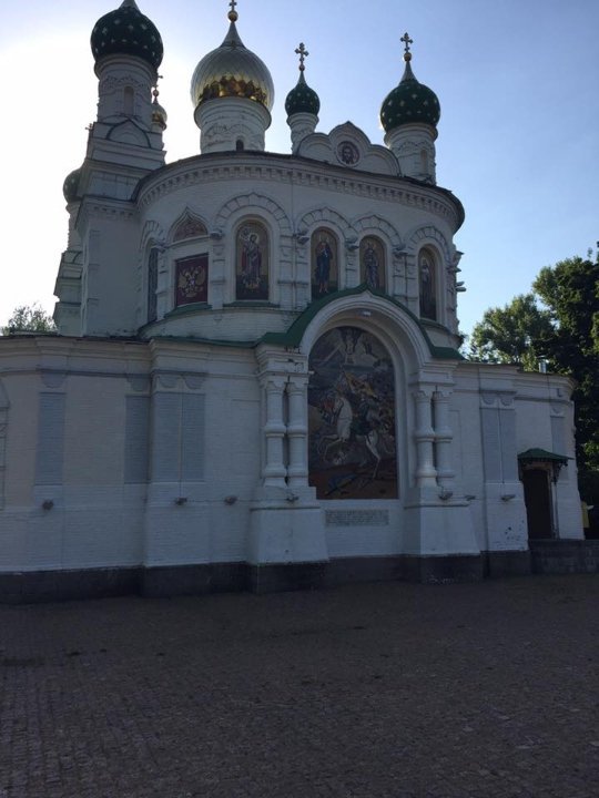 На церкві в Полтаві зображено, як кінь Петра І топче український прапор. ФОТО