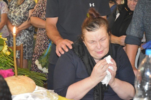 У селі біля Луцька попрощалися із загиблим Героєм Павлом Вітком