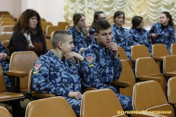 Однокласники постраждалого на Дубнівській зібрали 6 тисяч 