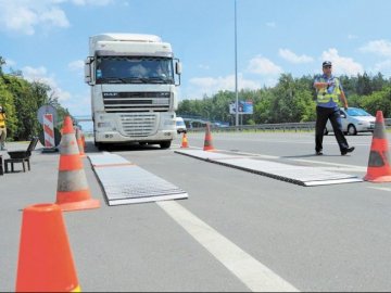 На Волині півмільйона гривень отримали за «перевантажені» машини