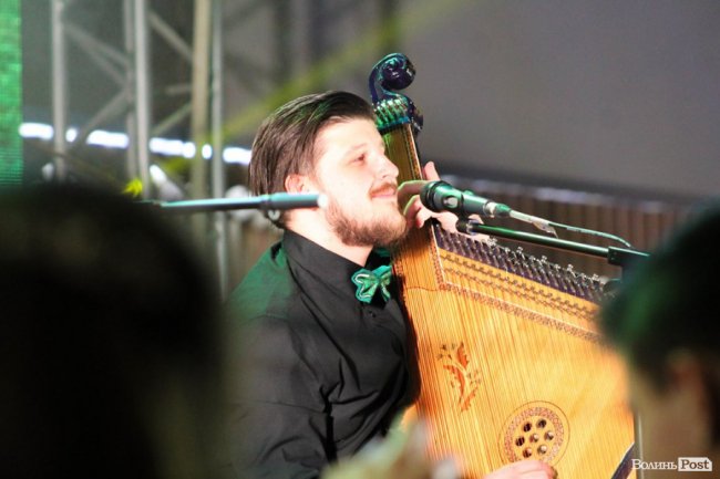 «Шпилясті кобзарі» вразили лучан віртуозним концертом. ФОТО