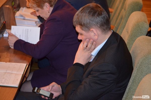 Сесія Волиньради: годинники, гаджети та «Однокласники». ФОТО
