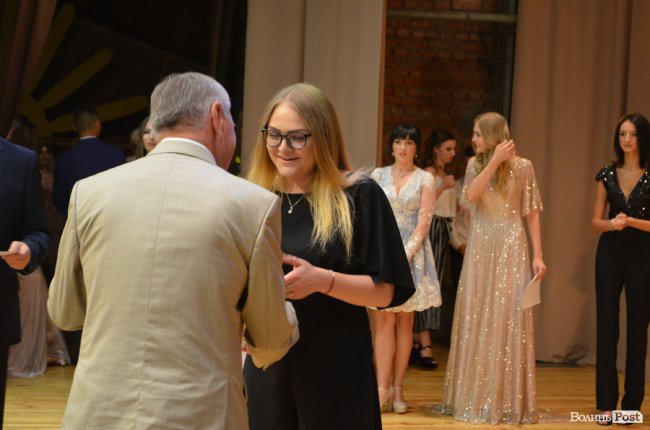 «Ви наша надія»: у луцькому педколеджі – випускний. ФОТО