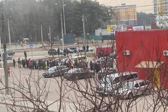 Черга в Чернігові 24 лютого 2022 року