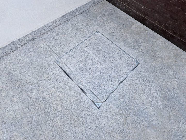 Приховані люки під заповнення для єдиної площини покриття