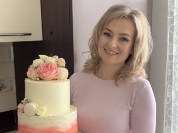 Волинянка випікає солодкі шедеври за допомогою різноманітних технік. ФОТО