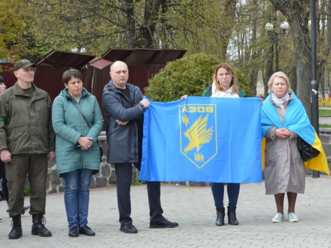 У Ковелі батьки захисників Маріуполя ініціювали акцію на підтримку своїх дітей-воїнів та цивільних