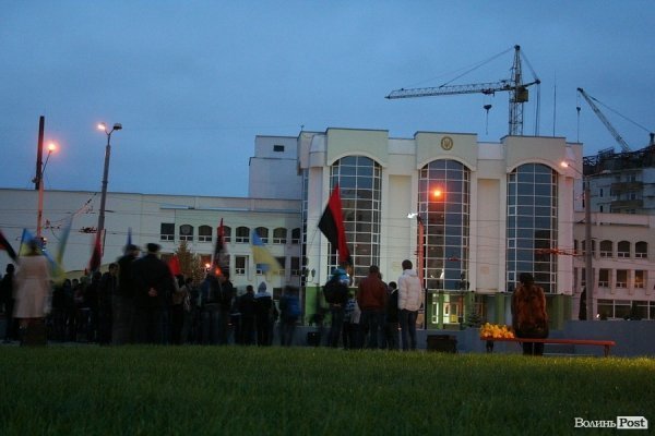 У Луцьку відбулася смолоскипна хода на честь ювілею УПА. ФОТО