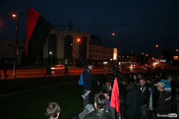 У Луцьку відбулася смолоскипна хода на честь ювілею УПА. ФОТО