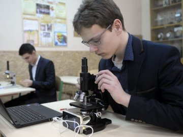 Зеленський розповів, скільки платитимуть талановитим учням