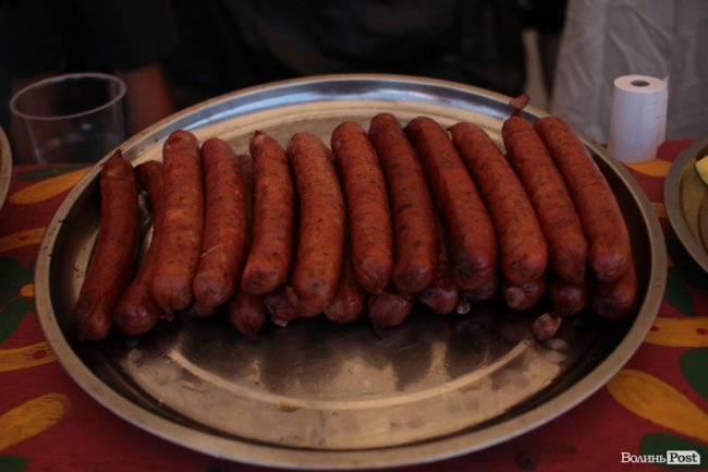 Від і до: чим і за скільки поласувати на «Бандерштаті». ФОТО