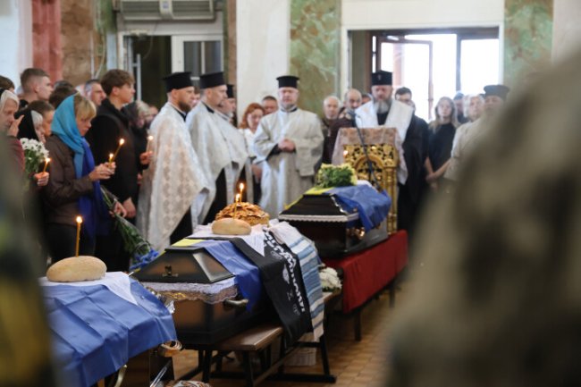 У Луцьку попрощалися з трьома Героями. ФОТО