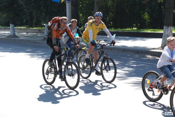 Велопробіг до Дня Незалежності в Луцьку. ФОТО