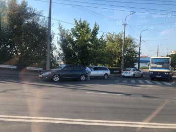 У Луцьку не розминулися два легковики. ФОТО