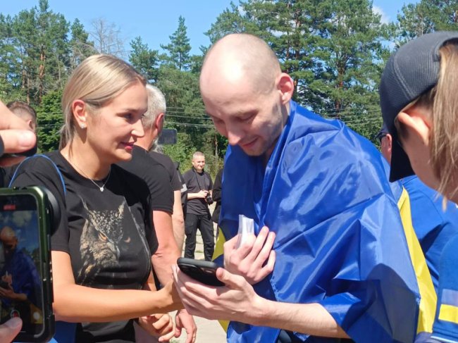 Деякі були у полоні ще з 2014-го: Україна звільнила ще 33 захисників та 51 цивільного