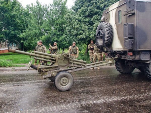 Парад військових у звільненому Краматорську. ФОТО. ВІДЕО