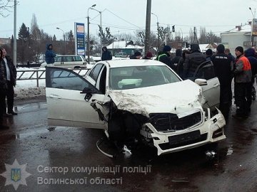 Аварія на Дубнівській: відео з камер спостереження