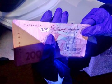 На Волині п’яний водій мотоцикла хотів «відмазатись» від поліції хабарем 