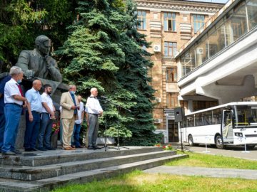 Луцькі «Богдани» возитимуть на роботу працівників «Антонова» 