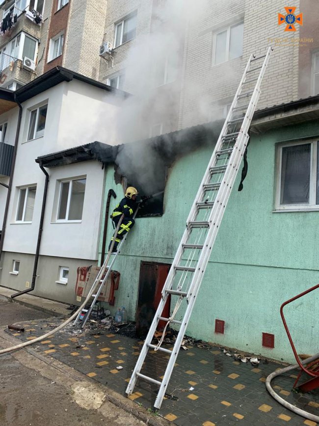 У Луцьку на вулиці Космонавтів горіла квартира. ФОТО