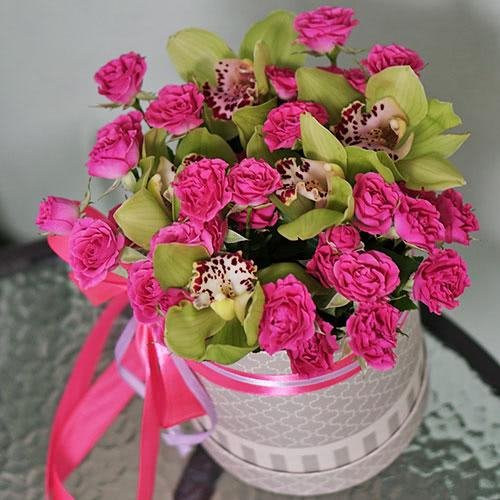 Квіти в День закоханих з доставкою в Києві: сюрприз забезпечений*