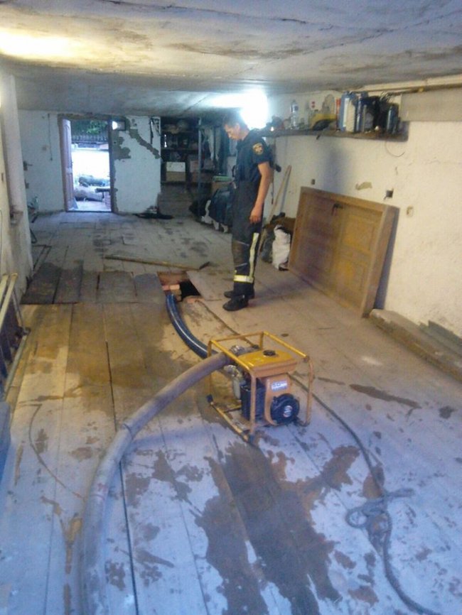 У Нововолинську після зливи затопило деякі будинки. ФОТО