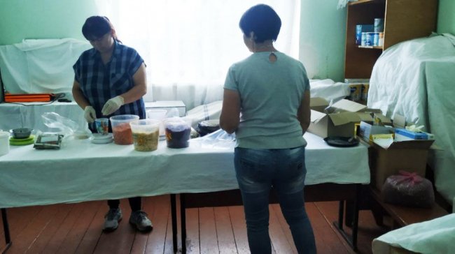 Жінки на Волині готують сухий борщ для воїнів. ФОТО. ВІДЕО