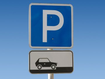 10 гривень за годину: для двох парковок у Луцьку встановили тариф 