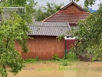 На Волині внаслідок зливи підтопило будинок. ФОТО