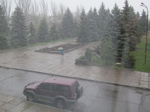 Луганщину посипало снігом. ФОТО