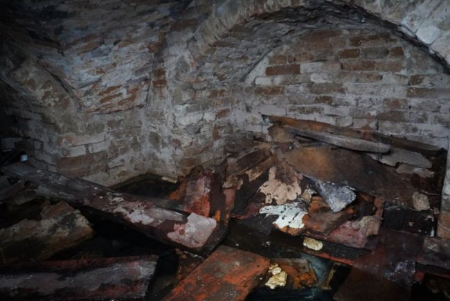 «Треба рятувати!»: підземелля луцького монастиря – у занедбаному стані. ФОТО