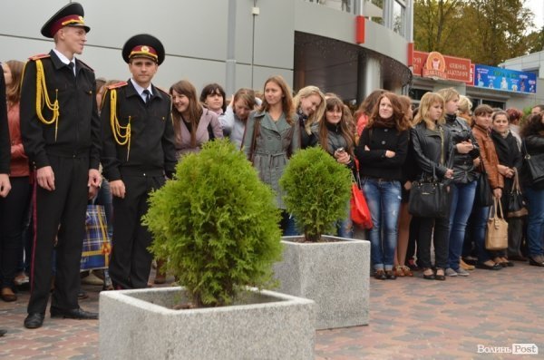 У Луцьку поряд з «Сіті-парком» відкрили Міст закоханих. ФОТО