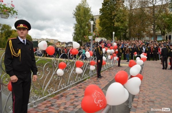 У Луцьку поряд з «Сіті-парком» відкрили Міст закоханих. ФОТО