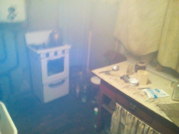 У Луцьку нетверезий чоловік мало не спалив квартиру. ФОТО