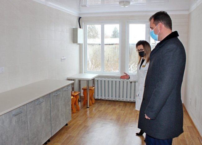 На території волинської лікарні облаштували кімнати для тимчасового проживання медиків