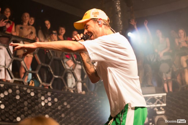 У луцькій «Опері» відгримів концерт Макса Барських. ФОТОРЕПОРТАЖ