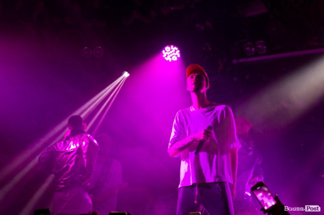 У луцькій «Опері» відгримів концерт Макса Барських. ФОТОРЕПОРТАЖ