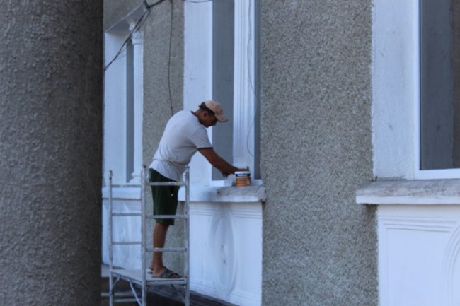 Ремонт палацу культури у Нововолинську: з радянського фойє перетворилось у просторе приміщення