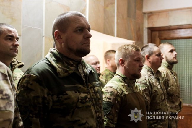 Волинським поліцейським-добровольцям, які захищають Україну, вручили відзнаки