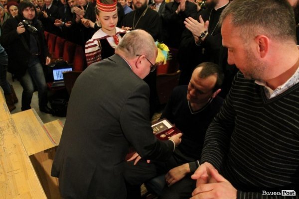 У День Собороності майданівцю та родині бійця АТО з Волині вручили ордени. ФОТО