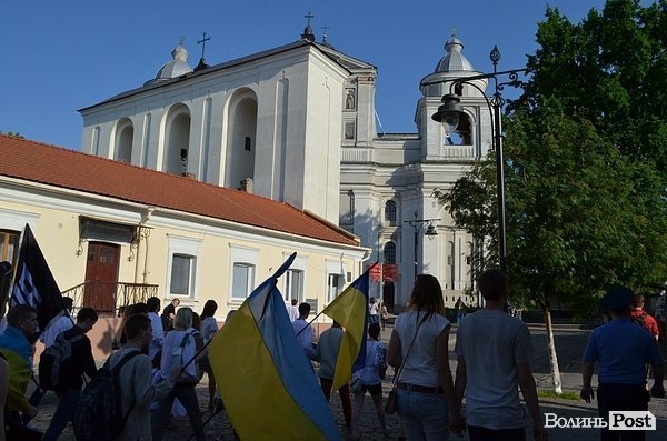 У Луцьку – марш вишиванок. ФОТО