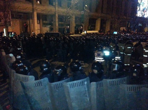 Штурм Євромайдану. ФОТО 